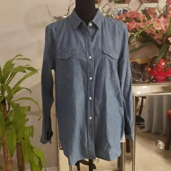 𝅺TOMMY Bahama denim long sleeve shirt size M NWT - Picture 1 of 7